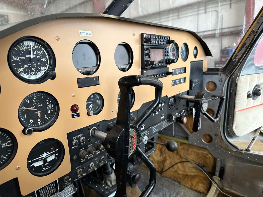 N7444W_Panel